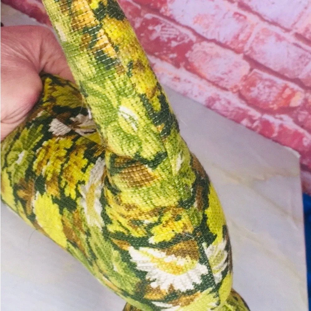 Vintage 70s Green Daisy Print Dachshund stopper Tapestry Draft Blocker